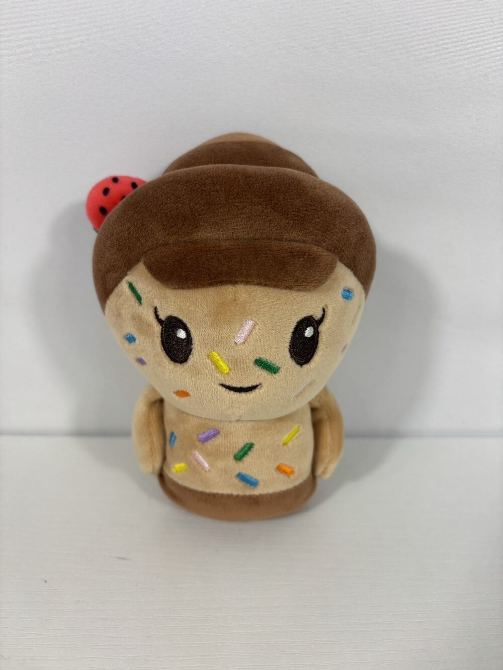 Moriah Elizabeth Cuepy 6” Plush Dessert Series 2 Chocolate Cupcake Bonkers